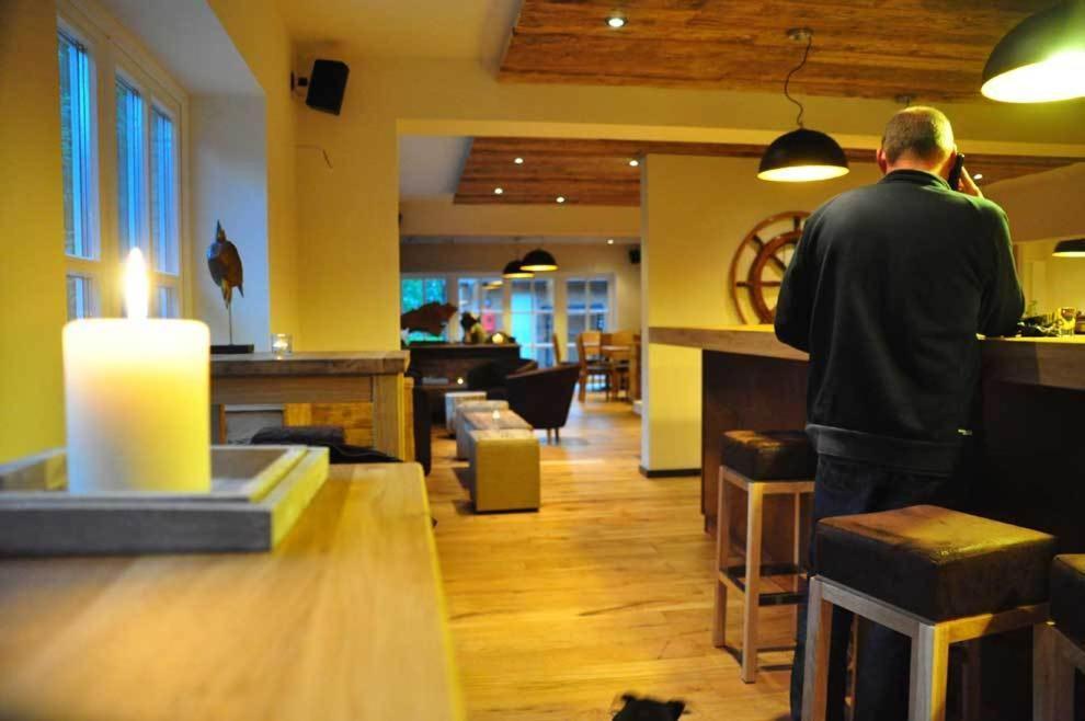 Bootshaus Hotel Bedekaspel Luaran gambar
